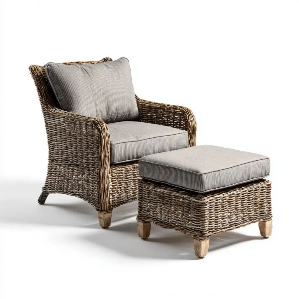 Fotel ogrodowy z podnóżkiem z naturalnego rattanu, brązowo-szary, fotel 83 × 82 × 88 cm, podnóżek 60 × 50 × 38 cm